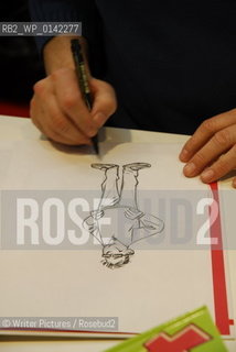 Cartoonist Darasse signing at the Dupuis ©Writer Pictures/Rosebud2