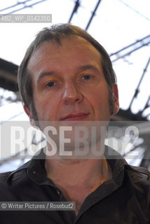 Lhomme qui marchait avec une balle dans la ©Writer Pictures/Rosebud2