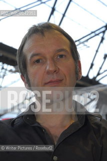 Lhomme qui marchait avec une balle dans la ©Writer Pictures/Rosebud2