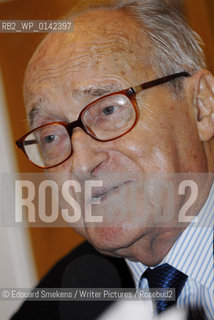 Au MÈridien Hotel, 19h00 Interview.La rÈvolution de la croix.Elected to AcadÈmie franÁaise 15feb1979..Copyright©Edouard Smekens/Writer Pictures/Rosebud2