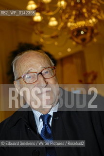 Au MÈridien Hotel, 19h00 Interview.La rÈvolution de la croix.Elected to AcadÈmie franÁaise 15feb1979..Copyright©Edouard Smekens/Writer Pictures/Rosebud2