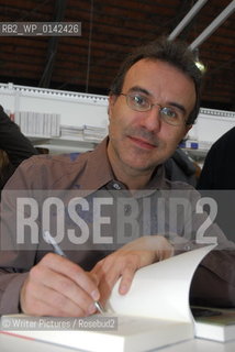 Philippe Besson signing a©Writer Pictures/Rosebud2