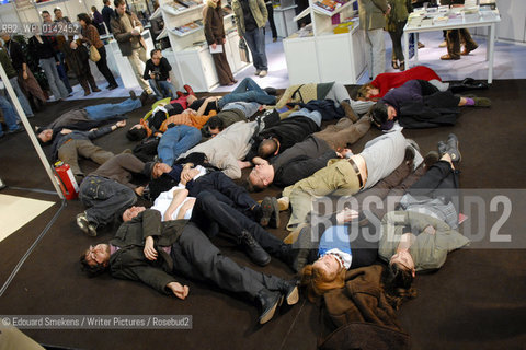 Image ID: .Dying Happening Mille Feuiles.Brussels Bookfair March 2007 ..Copyright©Edouard Smekens/Writer Pictures/Rosebud2
