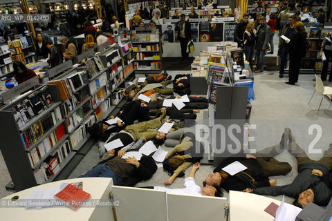 Image ID: .Dying Happening Mille Feuiles.Brussels Bookfair March 2007 ..Copyright©Edouard Smekens/Writer Pictures/Rosebud2