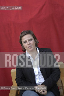 British childrens writer Rhona Cameron at the Edinburgh International Book Festival 2004.                         .Copyright©Pascal Saez/Writer Pictures/Rosebud2