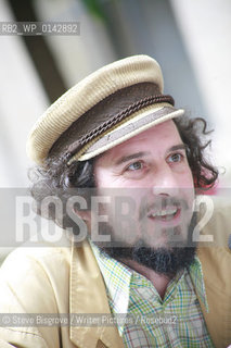 Vinicio Capossela..copyright©Steve Bisgrove/Writer Pictures/Rosebud2