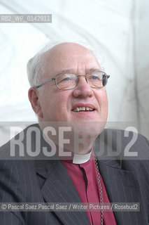 George Carey, former archbishop of Canterbury, and author of 14 books on religion and politics, at the Edinburgh International Book Festival 2004...Copyright©Pascal Saez.Pascal Saez/Writer Pictures/Rosebud2
