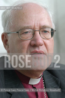 George Carey, former archbishop of Canterbury, and author of 14 books on religion and politics, at the Edinburgh International Book Festival 2004...Copyright©Pascal Saez.Pascal Saez/Writer Pictures/Rosebud2