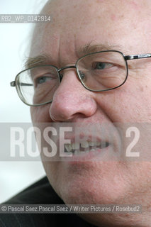 George Carey, former archbishop of Canterbury, and author of 14 books on religion and politics, at the Edinburgh International Book Festival 2004...Copyright©Pascal Saez.Pascal Saez/Writer Pictures/Rosebud2