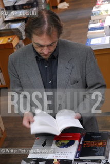 French author of Belgian origins, Didier Van Cauwelaert guides us in ©Writer Pictures/Rosebud2