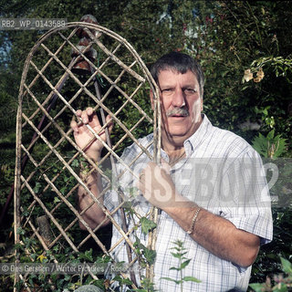 Carl Chinn, Professor of Community History at the University of Birmingham, writer, broadcaster, campaiigner for manufacturing and a proud Brummie.  Published 27 books, 19 of them on Birmingham..copyright©Des Gershon/Writer Pictures/Rosebud2