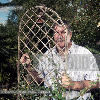 Carl Chinn, Professor of Community History at the University of Birmingham, writer, broadcaster, campaiigner for manufacturing and a proud Brummie.  Published 27 books, 19 of them on Birmingham..copyright©Des Gershon/Writer Pictures/Rosebud2