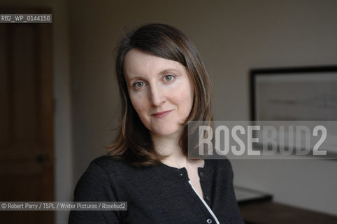 Author Beatrice Collins in her Glasgow home. . .. ..copyright©Robert Perry/TSPL/Writer Pictures/Rosebud2