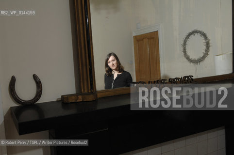 Author Beatrice Collins in her Glasgow home. . .. ..copyright©Robert Perry/TSPL/Writer Pictures/Rosebud2