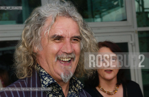 NEWS / STOCK, Edinburgh Film Festival launch, Wed 18/08/04:.Billy Connolly arrives for the Edinburgh Film Festival launch, and is promptly mobbed by the press...copyright©Colin Hattersley/Writer Pictures/Rosebud2