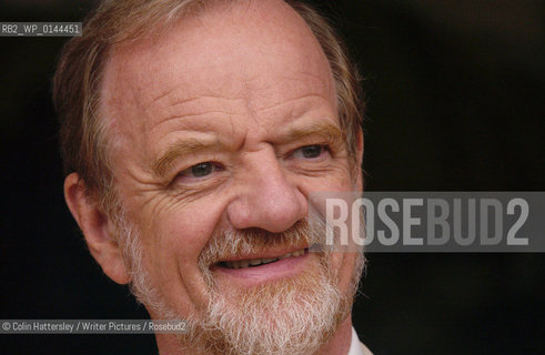 Robin Cook at the Edinburgh Book Festival, 23/08/04...Copyright©Colin Hattersley/Writer Pictures/Rosebud2