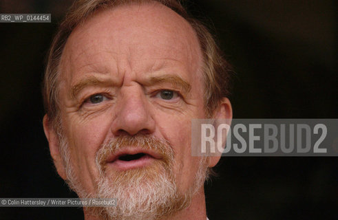 Robin Cook at the Edinburgh Book Festival, 23/08/04...Copyright©Colin Hattersley/Writer Pictures/Rosebud2