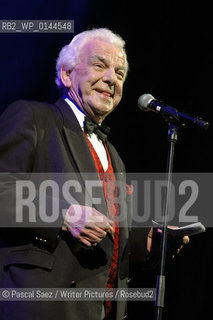 Edinburgh, Usher Hall, 1 April 2007 - Comedian and writer (author of That Reminds Me and Pigs Can Fly) Barry Cryer performs during the Copper Bottom Sunshine charity comedy show in aid of Bowel Cancer UK...Copyright©Pascal Saez/Writer Pictures/Rosebud2