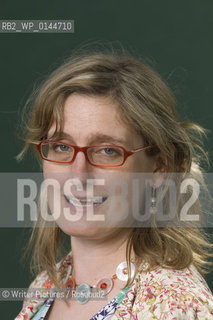 Cressida Cowell, childrens Author of How To Twist A Dragons Tale. CREDIT Geraint Lewis
©Writer Pictures/Rosebud2