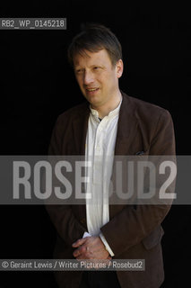 D J Taylor writer  the Oxford Literary Festival at Christchurch College Oxford. ..copyright©Geraint Lewis/Writer Pictures/Rosebud2
