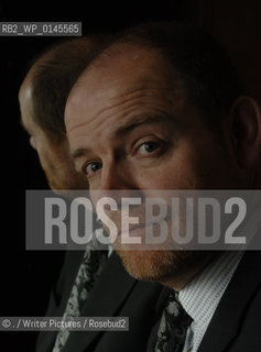 Mark Thompson (studio portrait), 28/05/06:.BBC director general Mark Thompson..©./Writer Pictures/Rosebud2