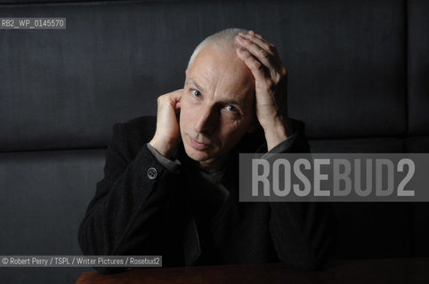 Author Rupert Thompson. ..copyright©Robert Perry/TSPL/Writer Pictures/Rosebud2
