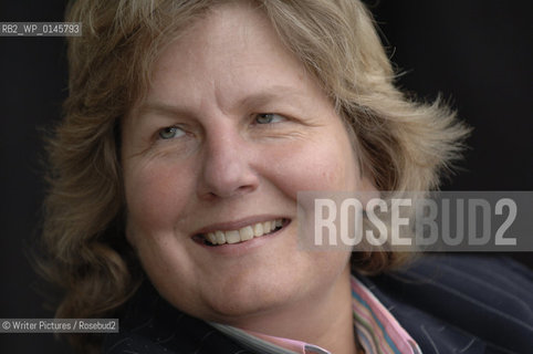 PIC: ROB MCDOUGALL / WRITERS PICTURES.EDINBURGH BOOK FESTIVAL 2005.SANDI TOKSVIG
©Writer Pictures/Rosebud2