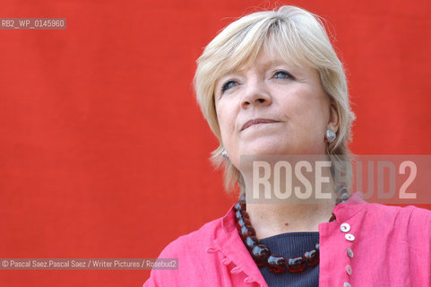 British writer and journalist Polly Toynbee, at the Edinburgh International Book Festival 2003...Copyright©Pascal Saez.Pascal Saez/Writer Pictures/Rosebud2