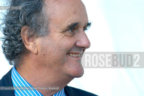 British writer and journalist Mark Tully, who specializes in the Indian sub-continent at the Edinburgh International Book Festival 2003..                                                 .copyright©Pascal Saez.Pascal Saez/Writer Pictures/Rosebud2