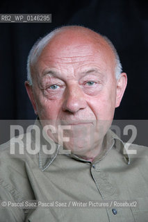 Cultural commentator, former head of the BBC World Service and writer John Tusa at the Edinburgh International Book Festival 2005..Copyright©Pascal Saez.Pascal Saez/Writer Pictures/Rosebud2