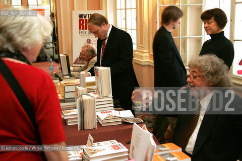 Vince Cable attends The Oldie Literary Lunch 18 August 2009..copyright©Adrian Lourie/Writer Pictures/Rosebud2