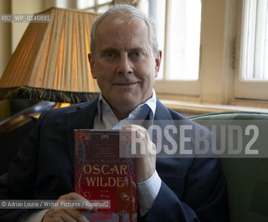 Giles Brandreth..copyright©Adrian Lourie/Writer Pictures/Rosebud2