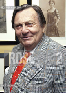 Barry Humphries  at The Oldie Literary Lunch, Simpsons on the Strand..©Adrian Lourie/Writer Pictures/Rosebud2