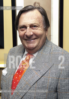 Barry Humphries  at The Oldie Literary Lunch, Simpsons on the Strand..©Adrian Lourie/Writer Pictures/Rosebud2