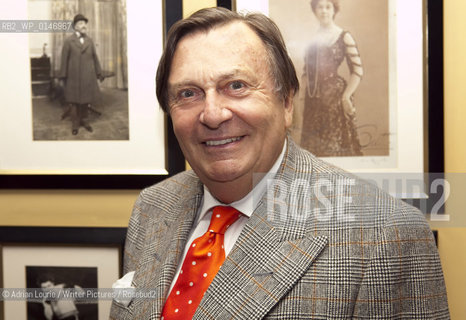 Barry Humphries  at The Oldie Literary Lunch, Simpsons on the Strand..©Adrian Lourie/Writer Pictures/Rosebud2