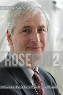 British writer Hugo Vickers at the Edinburgh International Book Festival 2004..Copyright©Pascal Saez.Pascal Saez/Writer Pictures/Rosebud2