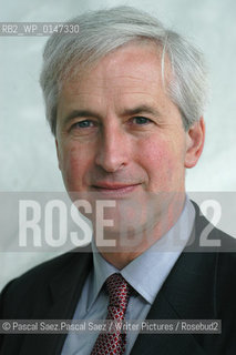 British writer Hugo Vickers at the Edinburgh International Book Festival 2004..Copyright©Pascal Saez.Pascal Saez/Writer Pictures/Rosebud2