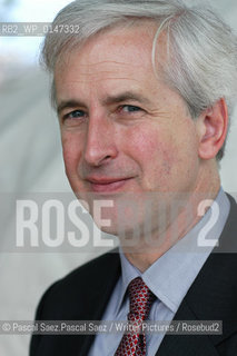 British writer Hugo Vickers at the Edinburgh International Book Festival 2004..Copyright©Pascal Saez.Pascal Saez/Writer Pictures/Rosebud2
