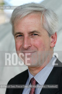 British writer Hugo Vickers at the Edinburgh International Book Festival 2004..Copyright©Pascal Saez.Pascal Saez/Writer Pictures/Rosebud2