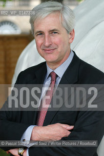 British writer Hugo Vickers at the Edinburgh International Book Festival 2004..Copyright©Pascal Saez.Pascal Saez/Writer Pictures/Rosebud2