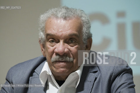 St Lucian poet and playwright Derek Walcott at the 7th FIP (Festival Internacional de Poesia/International Poetry Festival). Walcott received the Nobel prize for literature in 1992... Copyright©Pascal Saez/Writer Pictures/Rosebud2