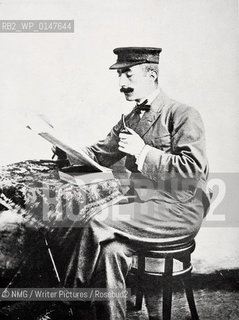 Edgar Wallace (1875-1932).English Writer who produced over 170 plays and novels..Pictured as Reuters War Correspondant.Copyright©NMG/Writer Pictures/Rosebud2