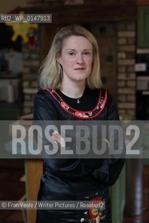 Irish Writer Sarah Webb at her home in Blackrock, Co. Dublin...Copyright©Fran Veale/Writer Pictures/Rosebud2
