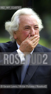 Simon Winchester,writer of books about Earthquakes.....Copyright©Geraint Lewis/Writer Pictures/Rosebud2