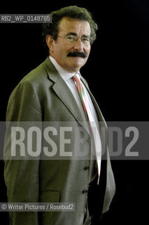 ProfessorRobert Winston scientist  reknowned for his work in t©Writer Pictures/Rosebud2