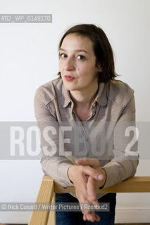 UK writer and columnist Zoe Williams - new book on parenthood Bring it On Baby Guardian Books published July 2010. Photo: 16/07/2010. ...copyright©Nick Cunard/Writer Pictures/Rosebud2