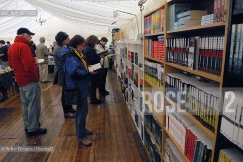 Visitors in the book shop at the Borders Book Festival in Melrose, Scot©Writer Pictures/Rosebud2