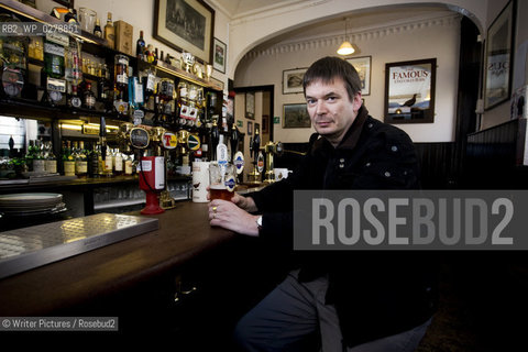Author Ian Rankin is photographed at Edinburghs Oxford bar, drinking place of his famous penned character Detective Inspector Rebus.
©Writer Pictures/Rosebud2