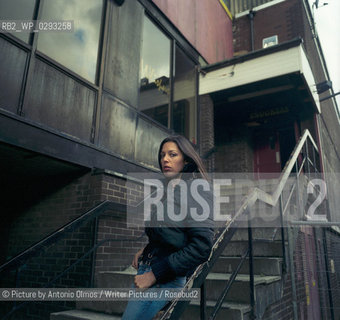 Helen Walsh, writer, photographed in Warrington. She is the author of the novel Brass. .2nd October 2004..©Picture by Antonio Olmos/Writer Pictures/Rosebud2