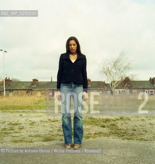 Helen Walsh, writer, photographed in Warrington. She is the author of the novel Brass. .2nd October 2004..©Picture by Antonio Olmos/Writer Pictures/Rosebud2